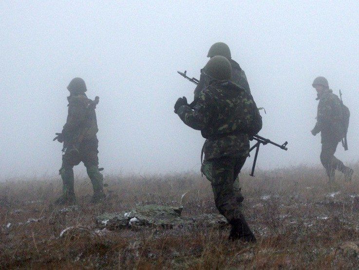 Троє українських військових загинуло в районі Світлодарської дуги, рятуючи пораненого – штаб АТО