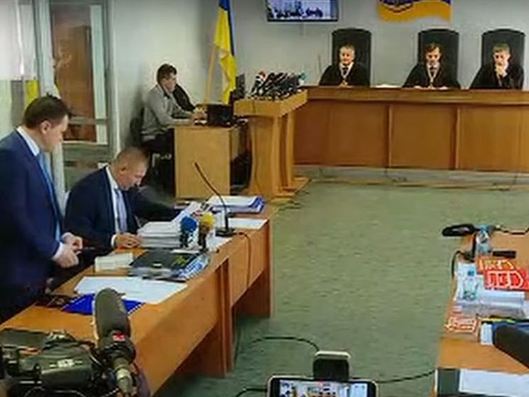 Оболонський суд Києва почав підготовче засідання у справі про держзраду Януковича. Онлайн-трансляція