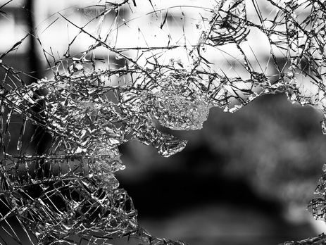 В Киеве неизвестный из пневматики обстрелял автобус – СМИ