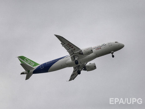 Разработанный в Китае авиалайнер совершил первый полет. Видео