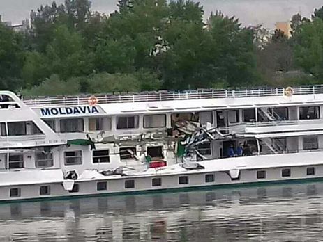 На Дунаї зіткнулися два українські теплоходи