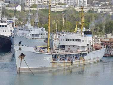 Из Севастополя вывели еще два украинских корабля