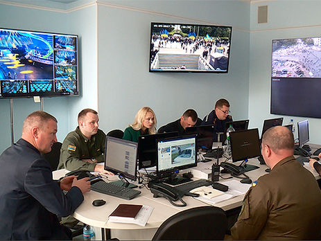 Вісім поліцейських травмовані під час акцій до Дня Перемоги в Україні