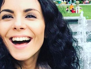 Каменских продемонстрировала фигуру в раздельном купальнике