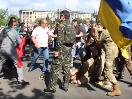 У Миколаєві сталися сутички під час маршу "Безсмертного полку"
