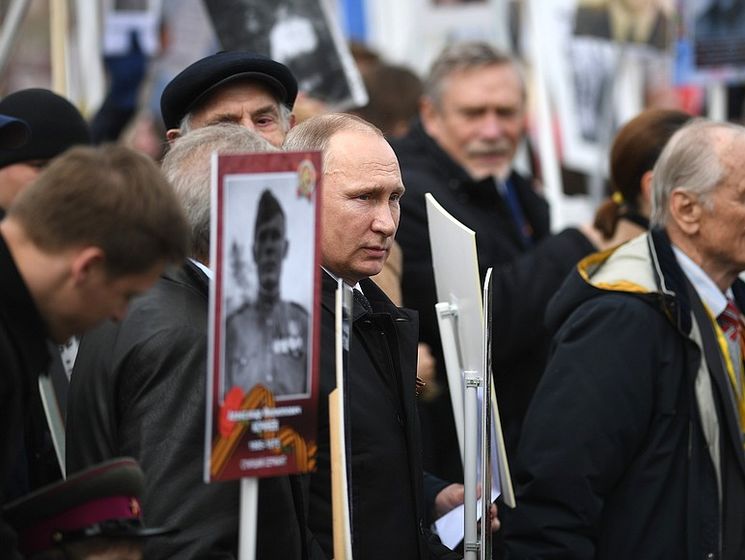 Путин принял участие в акции "Бессмертный полк"