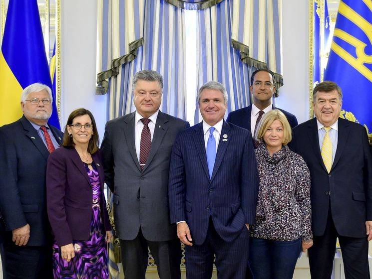 Порошенко обсудил с делегацией Конгресса США усиление сотрудничества в укреплении обороноспособности Украины