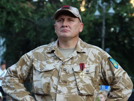 Коханівський пояснив, що людина з гранатометом у вікні штабу ОУН 9 травня стояла для привернення уваги