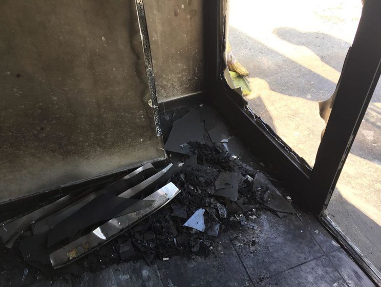Підпал офісу Опозиційного блоку в Дніпрі поліція розслідує як умисне пошкодження майна