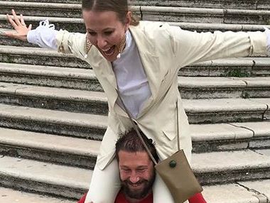 Собчак залезла на плечи Чичваркину