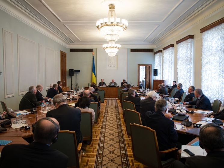 Конституционная комиссия создала рабочую группу для наработки изменений в Конституцию относительно Крыма
