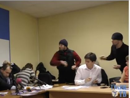 Следователь назвал нападение в Москве на главу Комитета против пыток Каляпина 