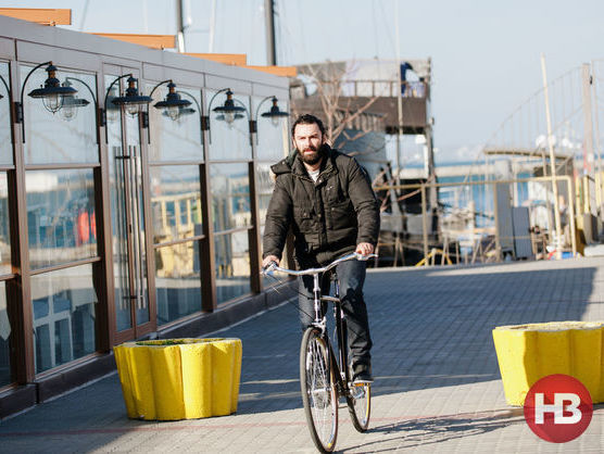 Зірку "Гоббіта" сфотографували, коли він катався на велосипеді в Одесі – ЗМІ