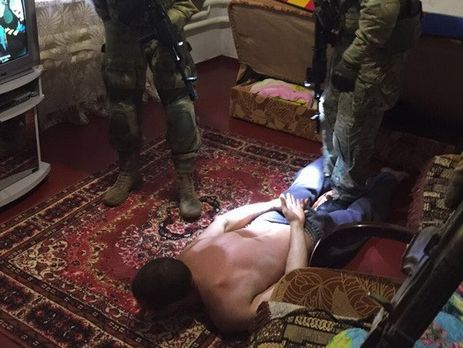 СБУ разоблачило группировку, продававшую оружие из зоны АТО по почте