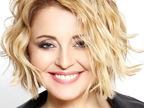 Варум показала длинноволосого жениха-кубинца своей 18-летней дочери Елизаветы