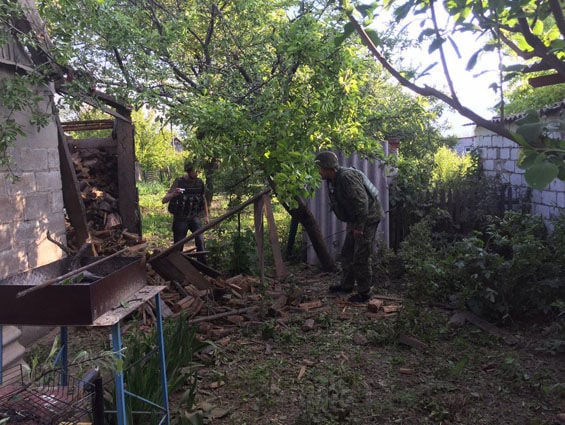 Бойовики обстріляли Авдіївку, снаряд влучив у двір житлового будинку – поліція