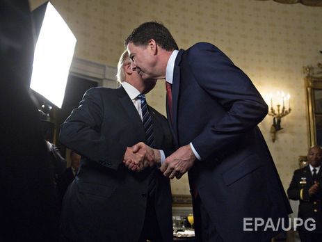 Трамп просил Коми прекратить расследование против Флинна – NYT