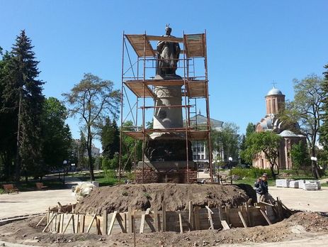 Пам'ятник Богдану Хмельницькому в Чернігові планують розвернути спиною до Москви
