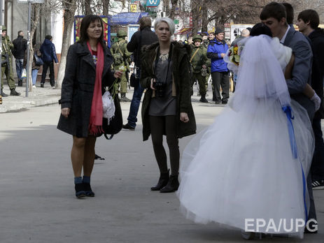 У Держдумі РФ запропонували перевіряти нареченого і наречену на спроможність мати дітей
