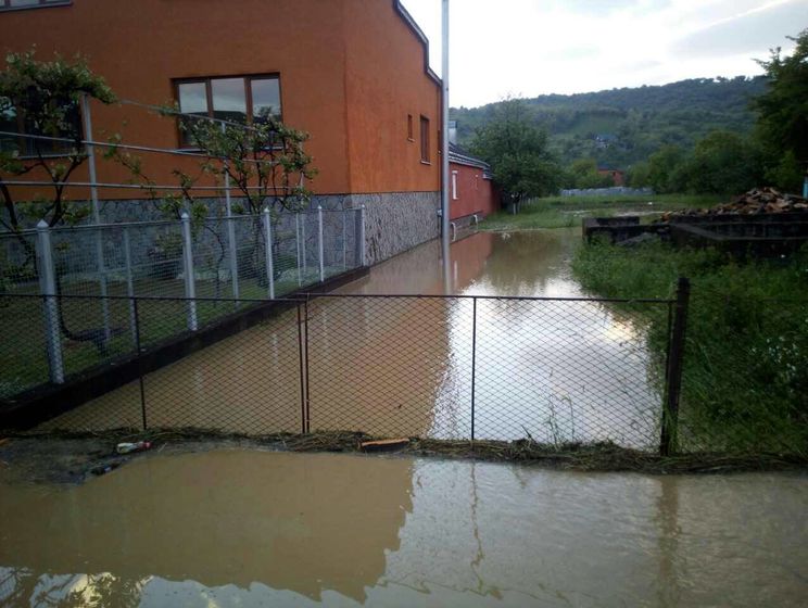 На Закарпатті через зливи підтоплено майже 100 домогосподарств