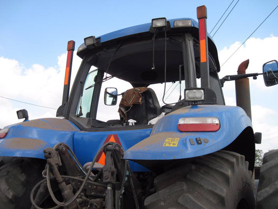 В Донецкой области на мине подорвался трактор