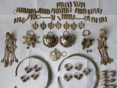 СБУ помешала вывезти из Украины украшения времен Киевской Руси