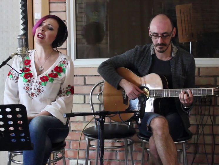 Одольська виконала українську кавер-версію пісні Amar Pelos Dois, з якою Собрал переміг на 
