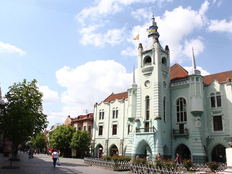 Рада змінила україномовну назву міста Мукачевого
