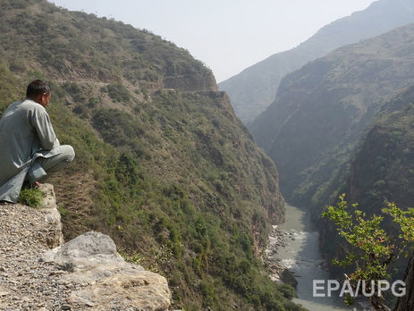 В Индии автобус сорвался в ущелье, 21 погибший