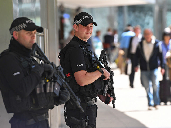 Смертник из Манчестера имел связи с "Аль-Каидой" и получил террористическую подготовку за рубежом – СМИ