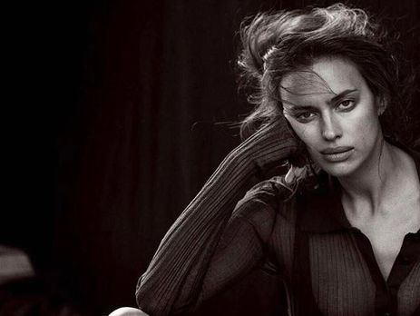 Шейк на Каннском кинофестивале продемонстрировала фигуру после родов в полупрозрачном платье