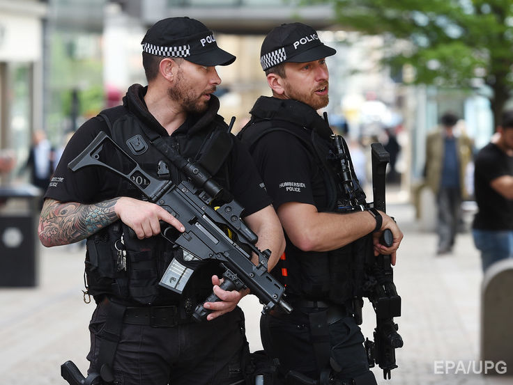 У поліції Манчестера заявили, що у зв'язку з терактом затримали сімох осіб