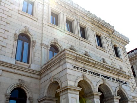 В США апелляционный суд оставил в силе блокировку визовых ограничений