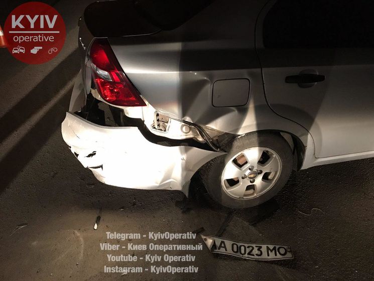 Водій автомобіля ГПУ став винуватцем ДТП у Києві та втік із місця аварії