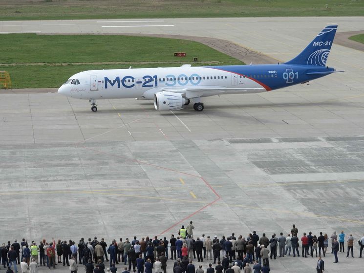 Новий російський пасажирський лайнер МС-21 здійснив перший політ