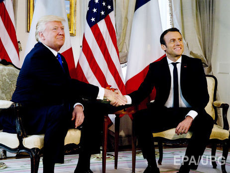 Макрон назвал рукопожатие с Трампом 
