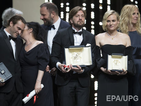 В Каннах наградили лауреатов 70-го международного кинофестиваля. Фоторепортаж