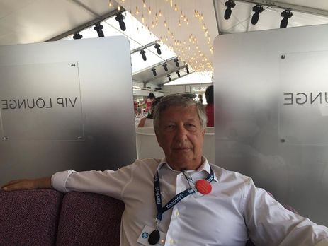 Хлопчик, який декламував Гамлета, – безпечна тема. Це не Крим. 