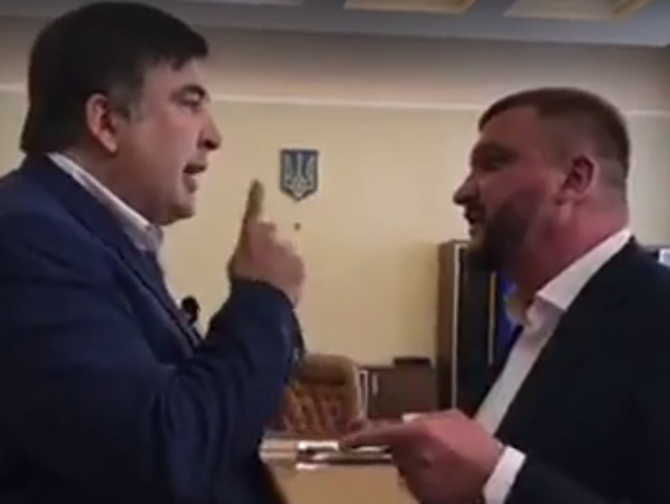 "Вы нас обокрали, вы забрали у нас партию. Вы &ndash; просто брехун!" – перепалка Саакашвили и Петренко. Видео