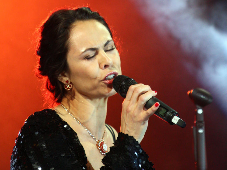 Жена Виталия Кличко дала сольный концерт в Киеве. Фоторепортаж