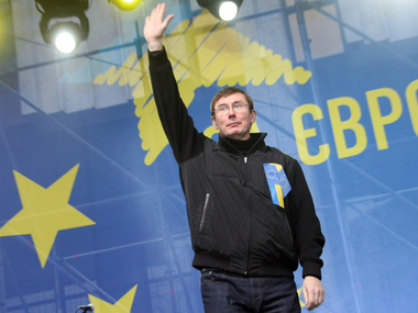 Луценко: Устал советовать силовикам в Киеве, получил билет на Донбасс