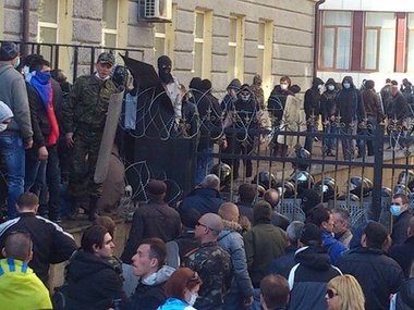 Донецкие сепаратисты на Пасху сняли балаклавы