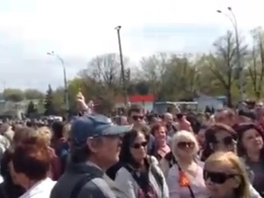 Сепаратисты в Харькове провели митинг и напали на квадрокоптер