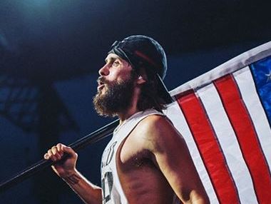 Лето снялся для Vogue