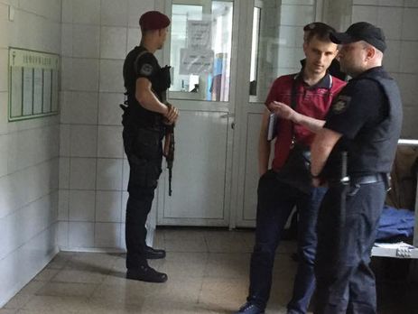 Мосийчук: Осмаева прооперировали. Состояние стабильно тяжелое. Одна пуля застряла в позвоночнике