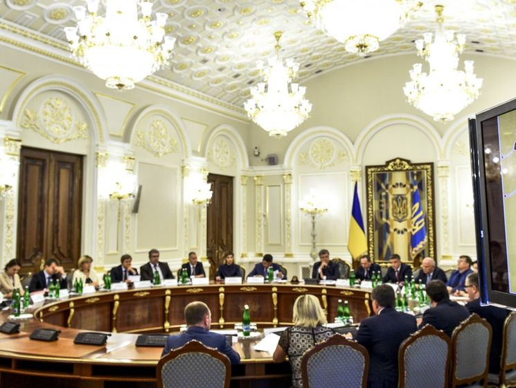 Порошенко призвал Раду принять медицинскую реформу до конца сессии