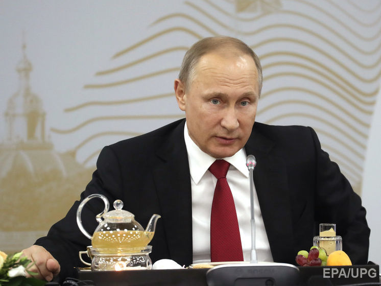 ﻿"Алю, я вам потім окремо розповім". Путіна запитали про новий президентський термін. Відео