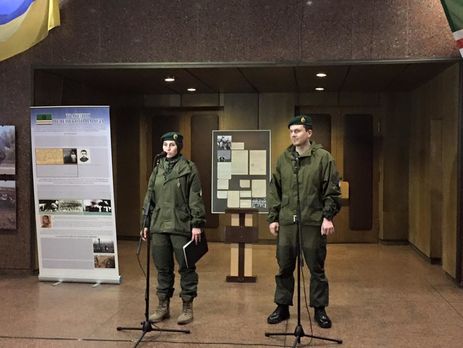 Окуева о состоянии здоровья Осмаева: Только что говорили по телефону, голос бодрый. Уже пытается приподниматься