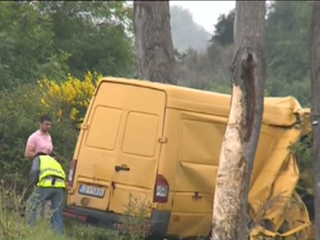 ﻿У Болгарії розбився мікроавтобус із нелегальними мігрантами, 10 загиблих