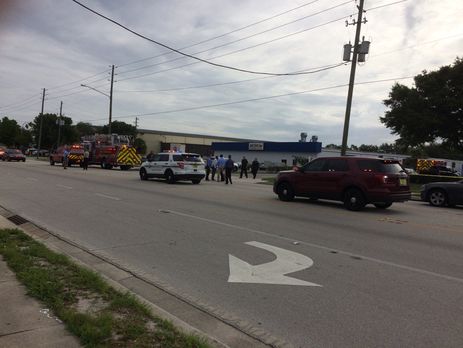 Стрельбу в Орландо открыл недовольный бывший сотрудник – шериф